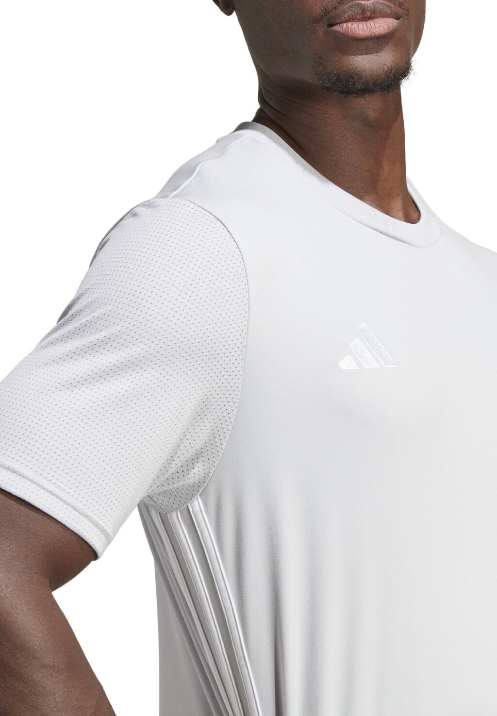 Спортивная футболка Fussball Teamsport Tabela 23Adidas
Спортивная футболка Fussball Teamsport Tabela 23Adidas