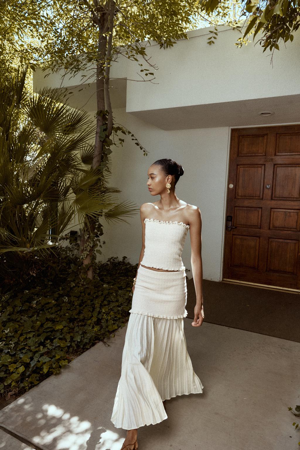 Юбка из комбинированного трикотажа ZARA, экрю
Юбка из комбинированного трикотажа ZARA, экрю