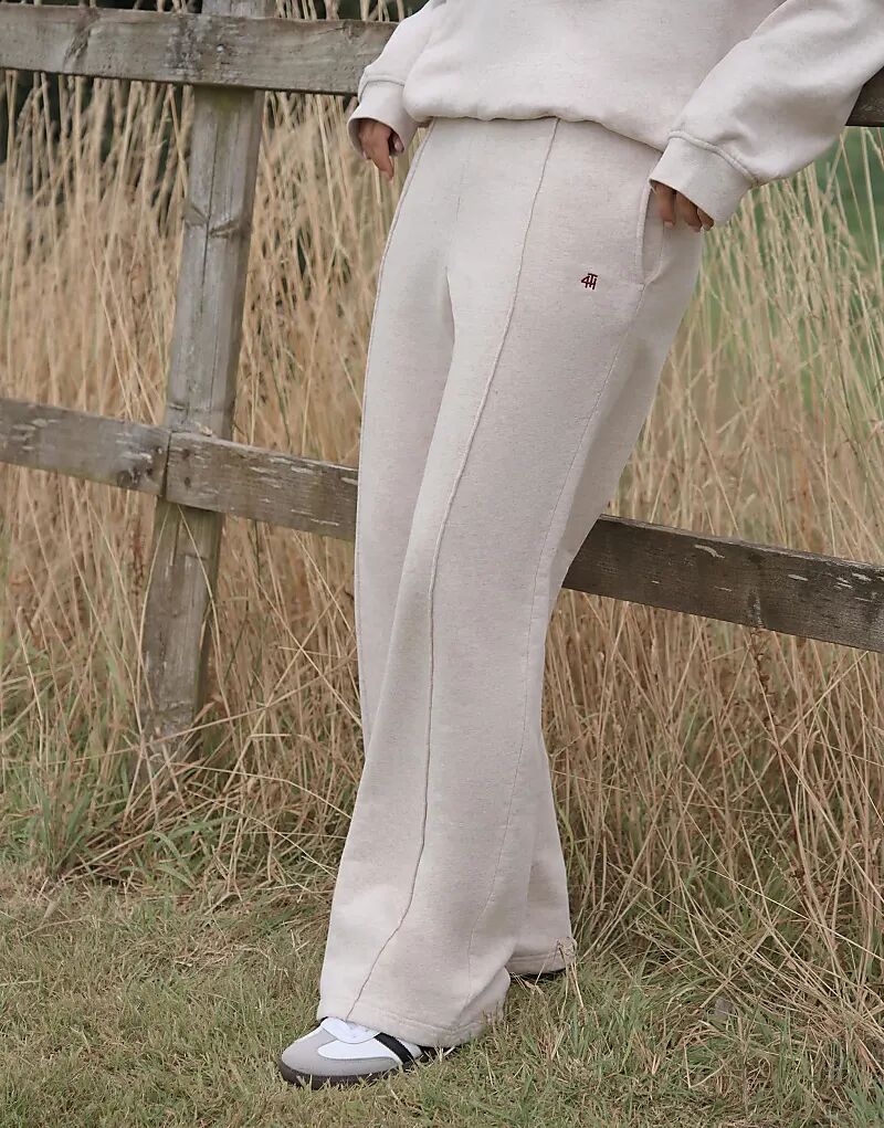 Широкие брюки Jogger цвета овсянки 4th & Reckless
Широкие брюки Jogger цвета овсянки 4th & Reckless