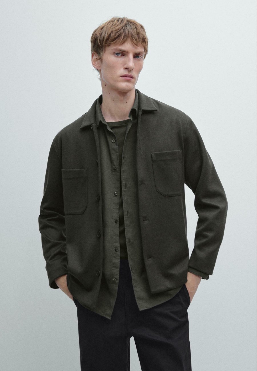 Куртка Massimo Dutti WITH BUTTONED POCKETS, Mottled Light Green
Куртка Massimo Dutti WITH BUTTONED POCKETS, Mottled Light Green