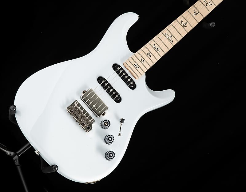 Электрогитара PRS Fiore Sugar Moon
Электрогитара PRS Fiore Sugar Moon