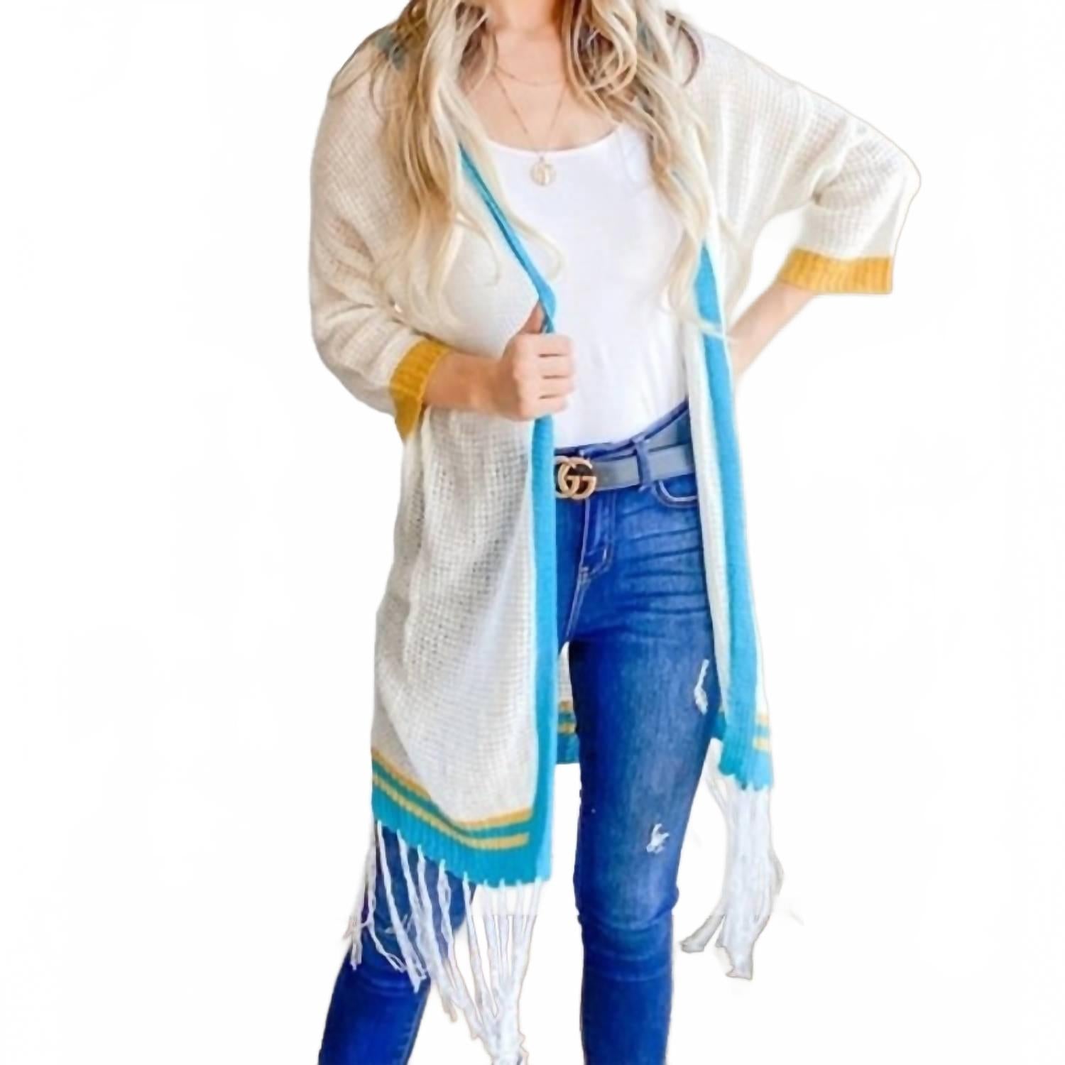 Легкий трикотажный кардиган с бахромой белого цвета And The Why
Легкий трикотажный кардиган с бахромой белого цвета And The Why