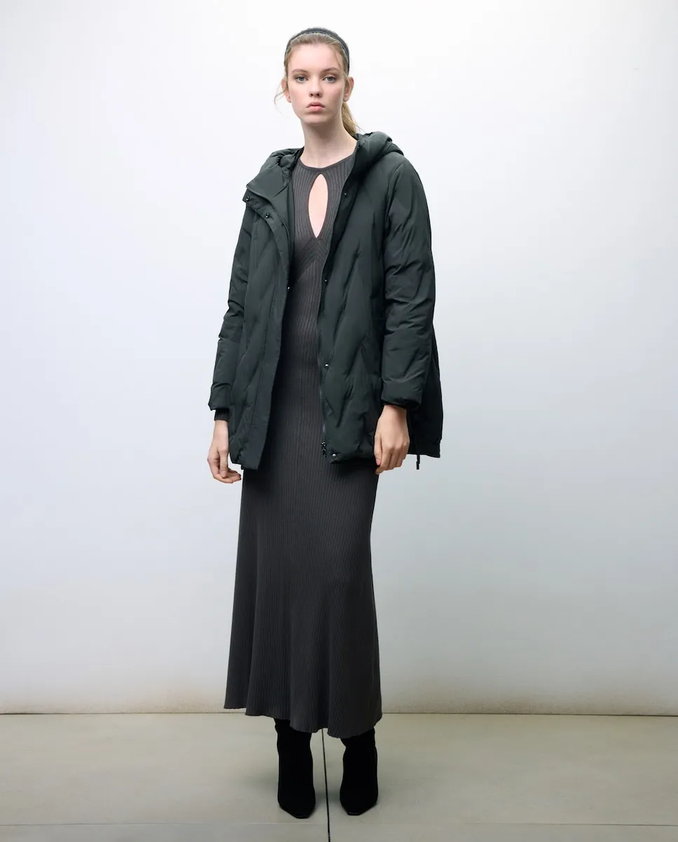 Женский пуховик с капюшоном Tintoretto, темно-зеленый
Женский пуховик с капюшоном Tintoretto, темно-зеленый