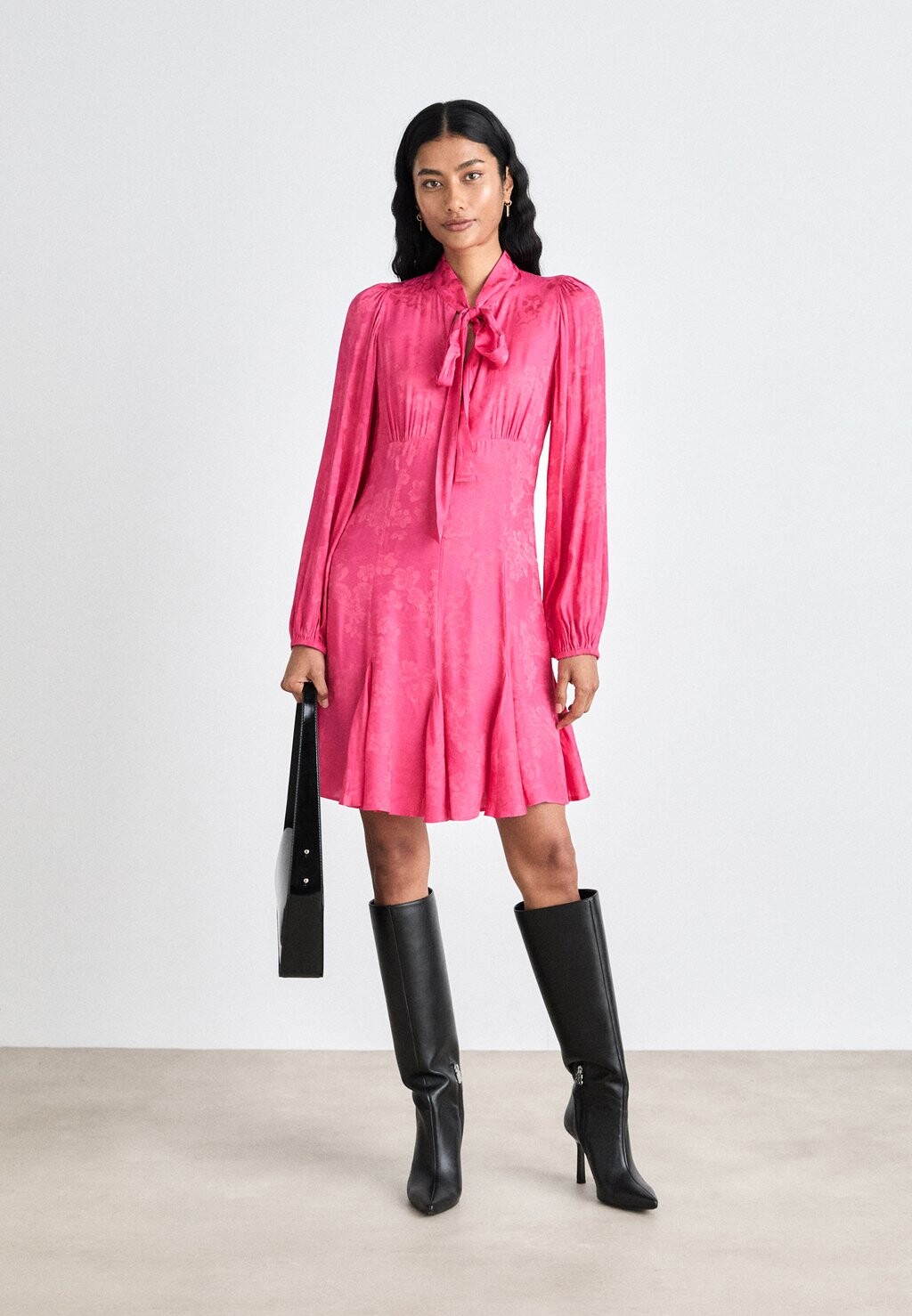 Вечернее платье KAHERE HUGO, розовый
Вечернее платье KAHERE HUGO, розовый