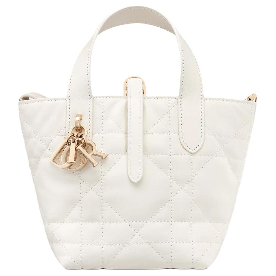 DIOR Сумка-шоппер из телячьей кожи
DIOR Сумка-шоппер из телячьей кожи