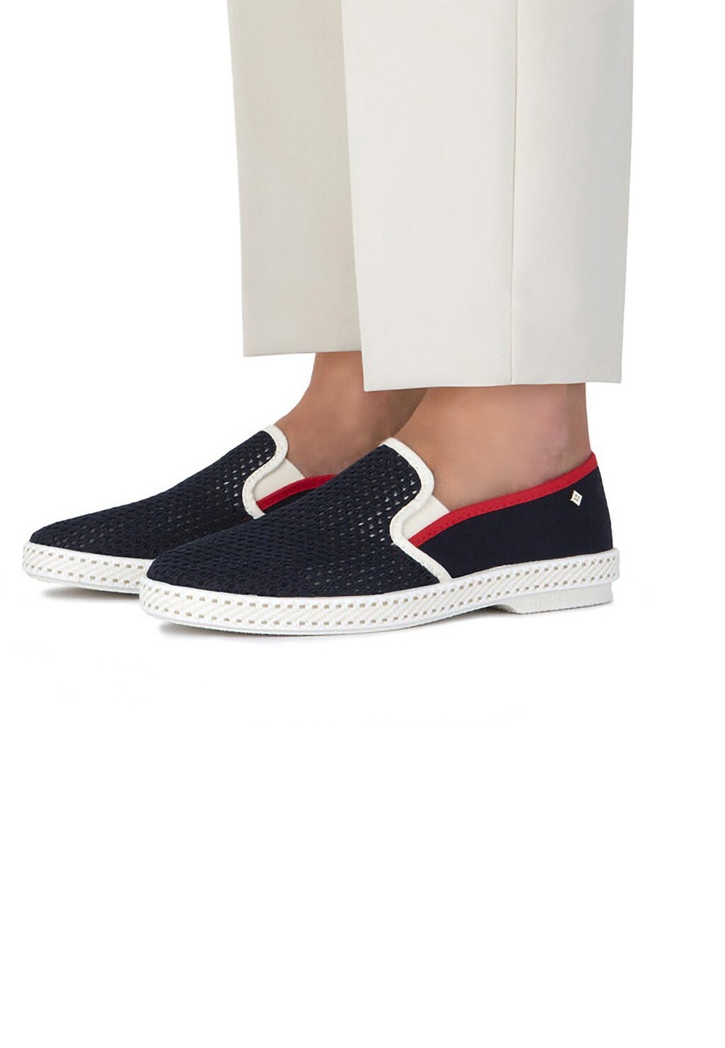 Тапочки LE GRAND RIVIERAS, цвет bleu et rouge
Тапочки LE GRAND RIVIERAS, цвет bleu et rouge