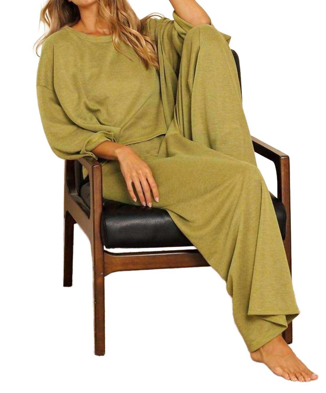 Комплект с широкими брюками и укороченным топом в цвете киви Ces Femme, Kiwi
Комплект с широкими брюками и укороченным топом в цвете киви Ces Femme, Kiwi