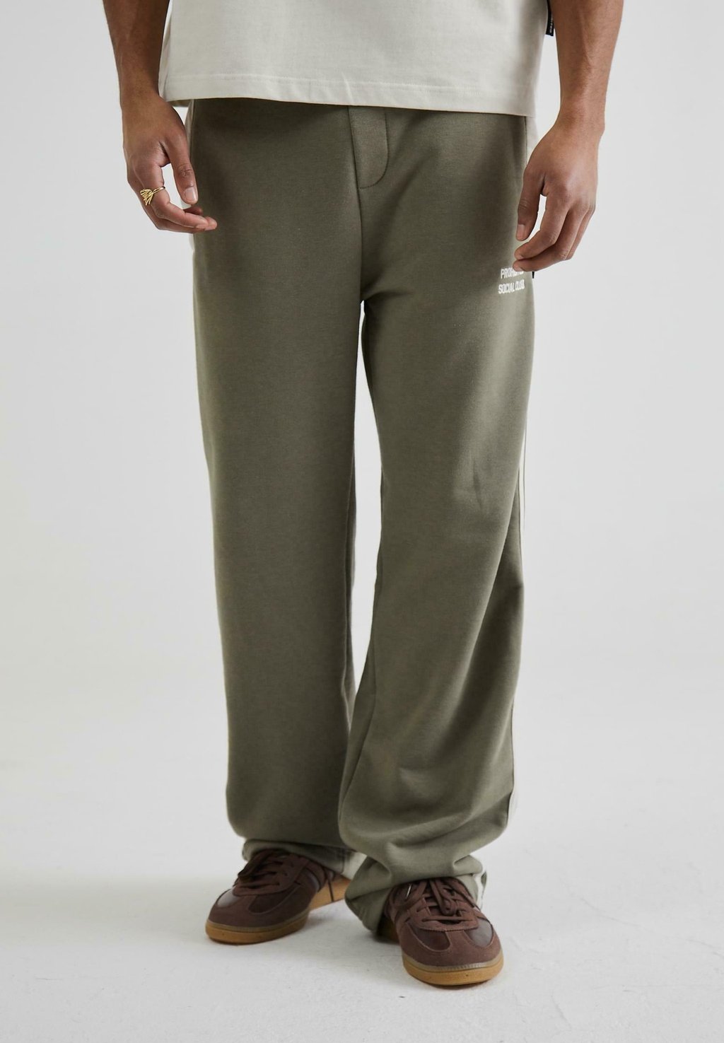 Спортивные штаны PROHIBITED, зеленый
Спортивные штаны PROHIBITED, зеленый