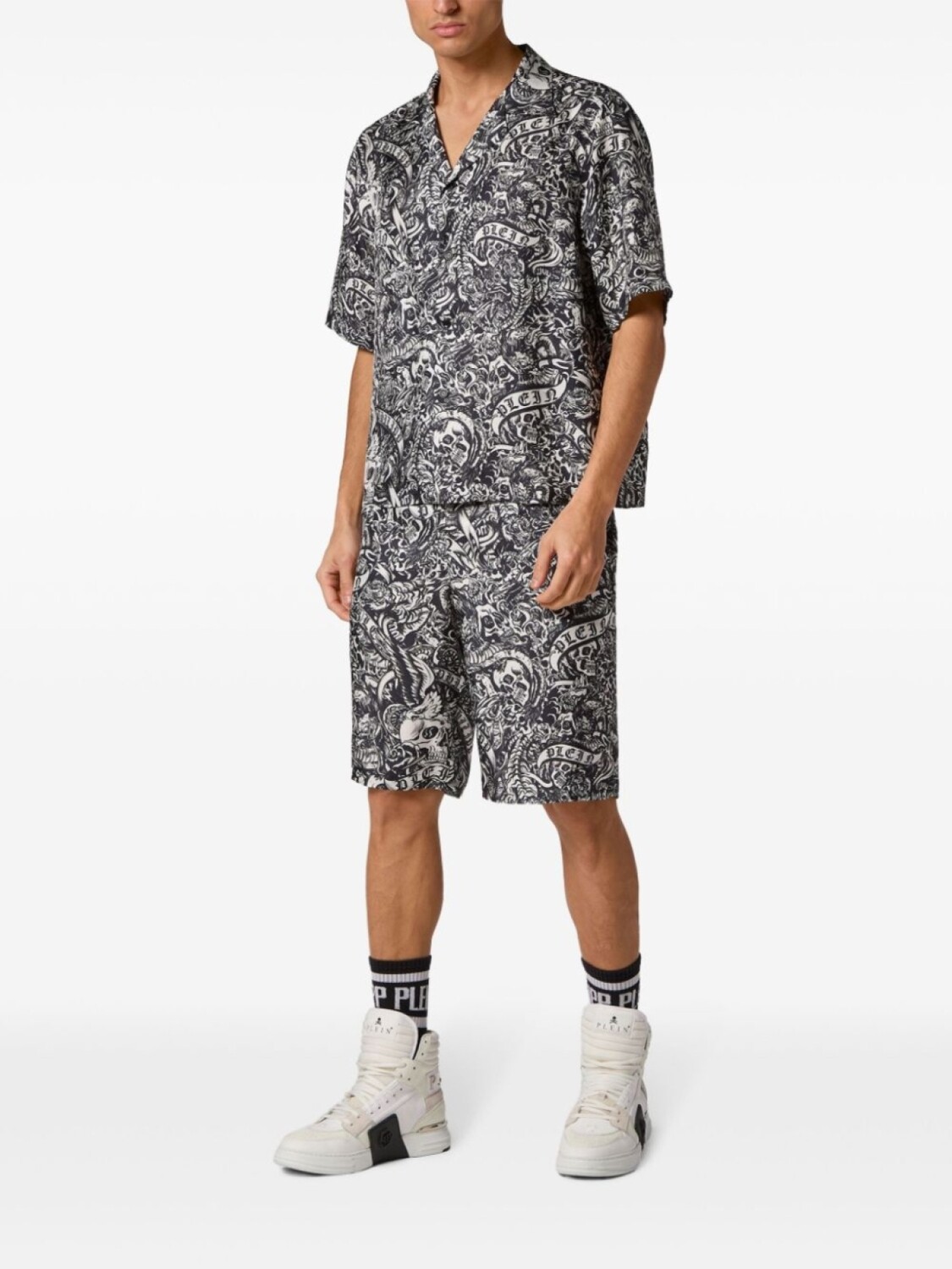 Шелковая рубашка Tattoo с короткими рукавами Philipp Plein, черный
Шелковая рубашка Tattoo с короткими рукавами Philipp Plein, черный