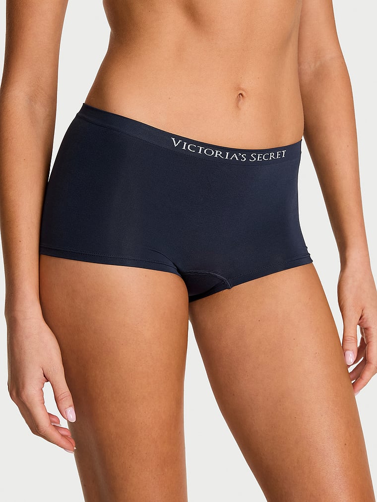 Бесшовные трусики-шорты Seamless, solid noir navy
Бесшовные трусики-шорты Seamless, solid noir navy