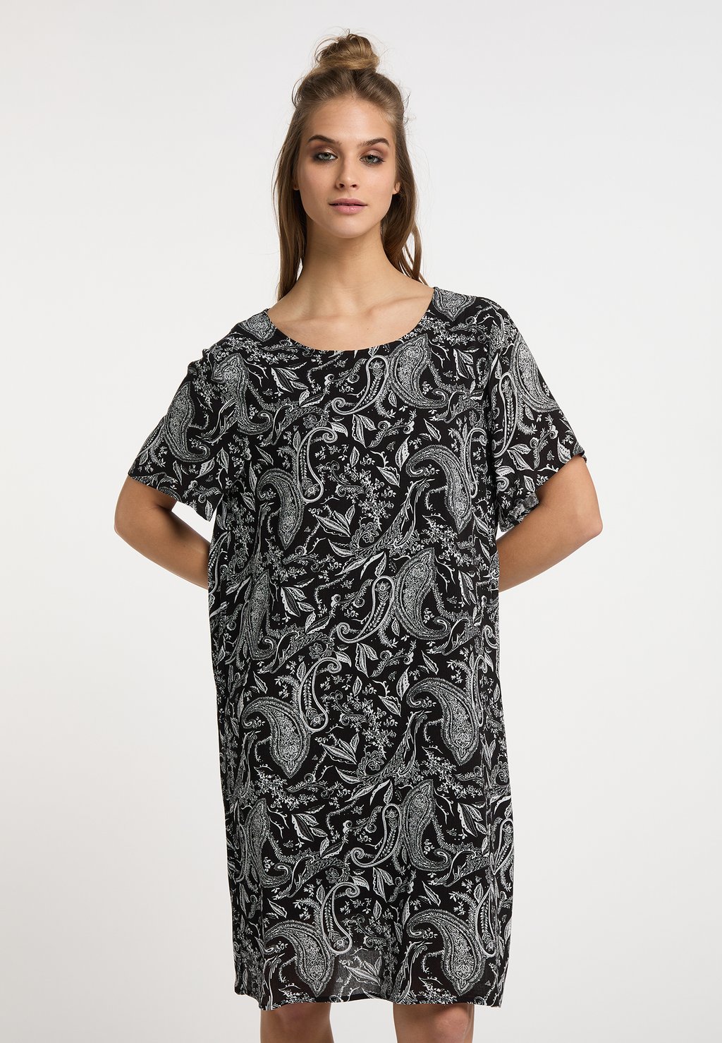 Повседневное платье KURZARM usha, черный
Повседневное платье KURZARM usha, черный