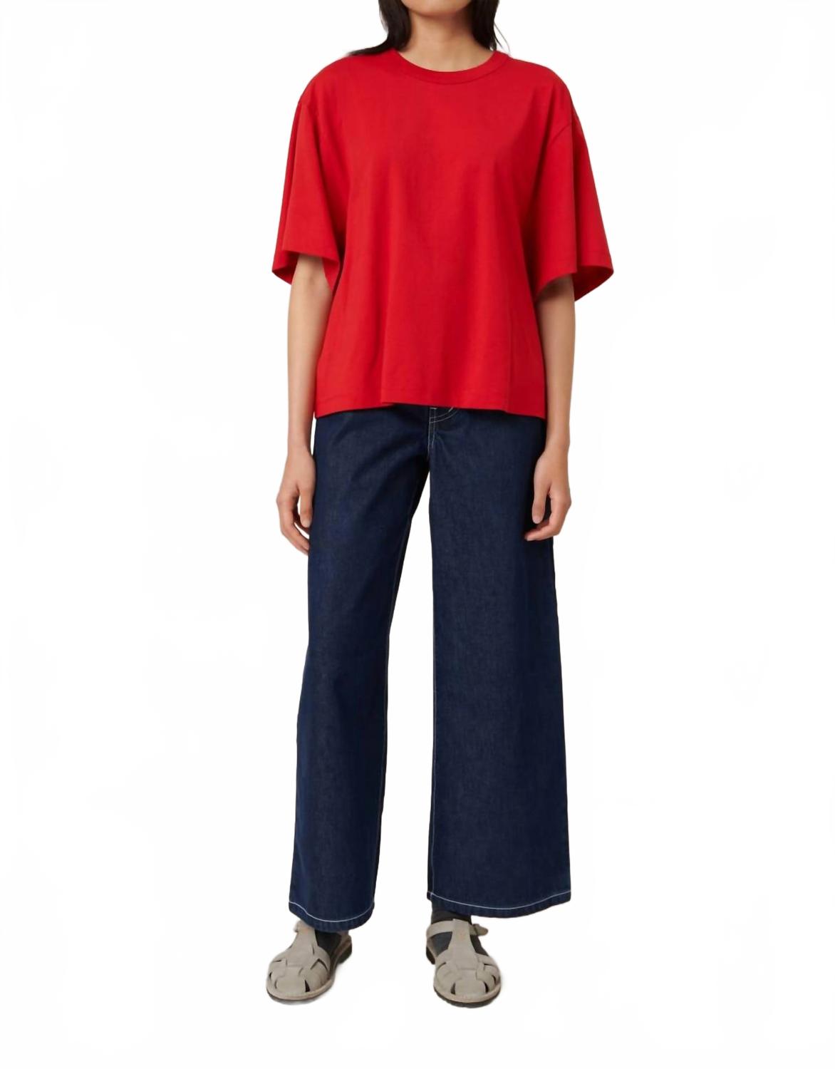 Красная футболка Shadow Kowtow
Красная футболка Shadow Kowtow