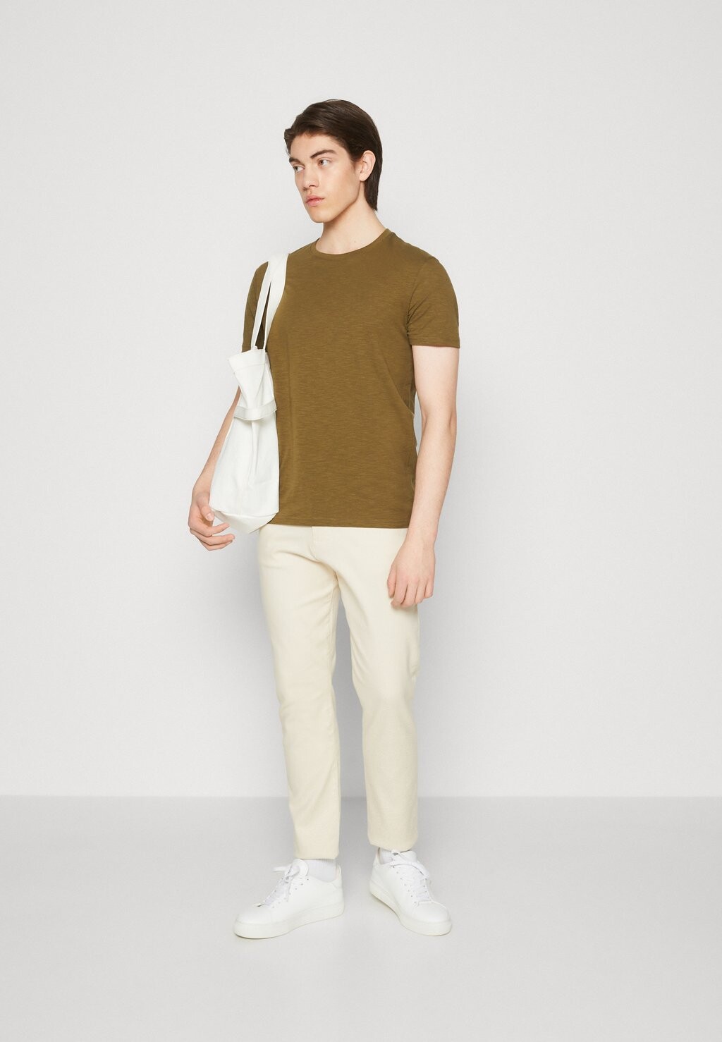 Базовая футболка 5 Pack Pier One, цвет black/light blue/khaki/mint/beige
Базовая футболка 5 Pack Pier One, цвет black/light blue/khaki/mint/beige