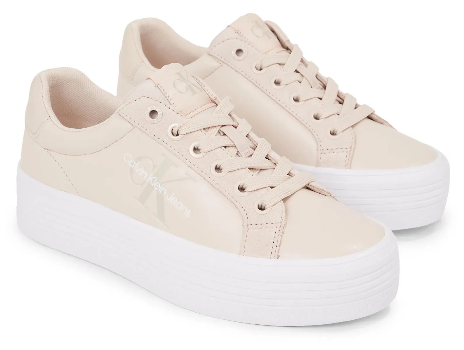 Кроссовки на платформе Calvin Klein Jeans "BOLD VULC FLATF LOW MIX ML MTR", с мягким краем голенища, повседневная обувь, полуботинки, туфли на шнуровке, белый
Кроссовки на платформе Calvin Klein Jeans "BOLD VULC FLATF LOW MIX ML MTR", с мягким краем голенища, повседневная обувь, полуботинки, туфли на шнуровке, белый