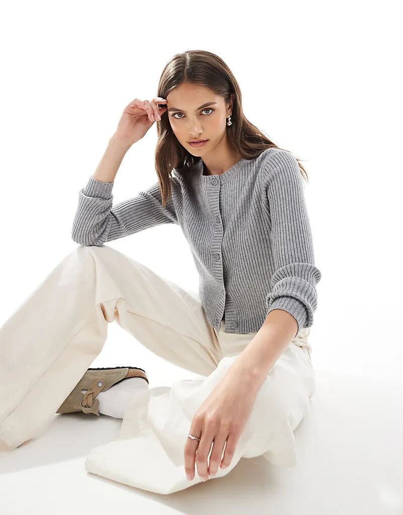 ONLY структурированный ребристый вязаный кардиган серого цвета
ONLY структурированный ребристый вязаный кардиган серого цвета