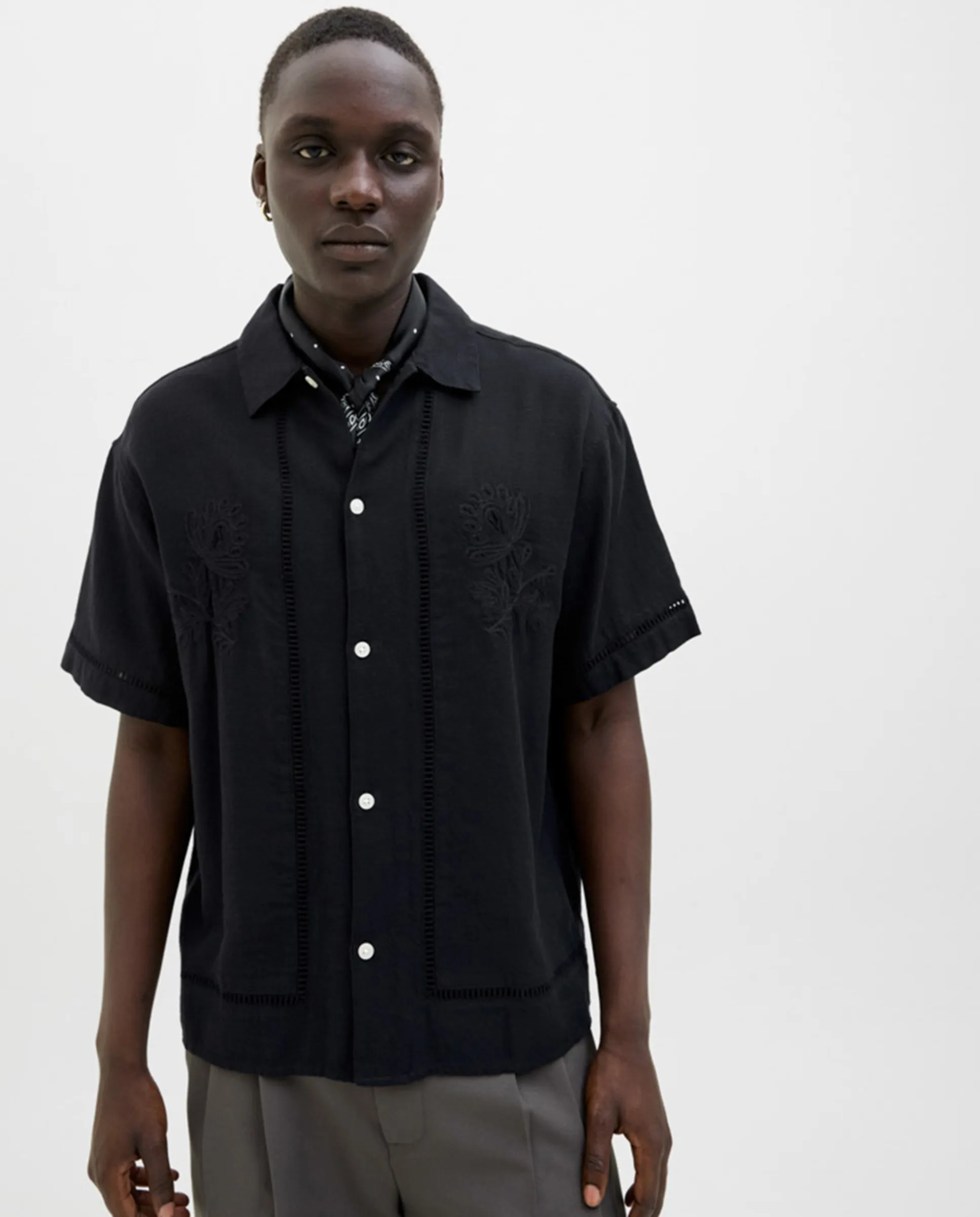 Мужская футболка с коротким рукавом однотонная Jack & Jones, черный
Мужская футболка с коротким рукавом однотонная Jack & Jones, черный