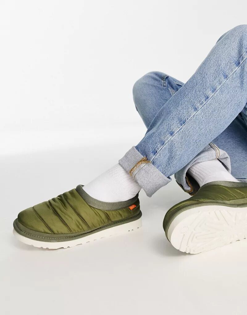 Стеганые туфли-мюли цвета хаки UGG Tasman LTA
Стеганые туфли-мюли цвета хаки UGG Tasman LTA