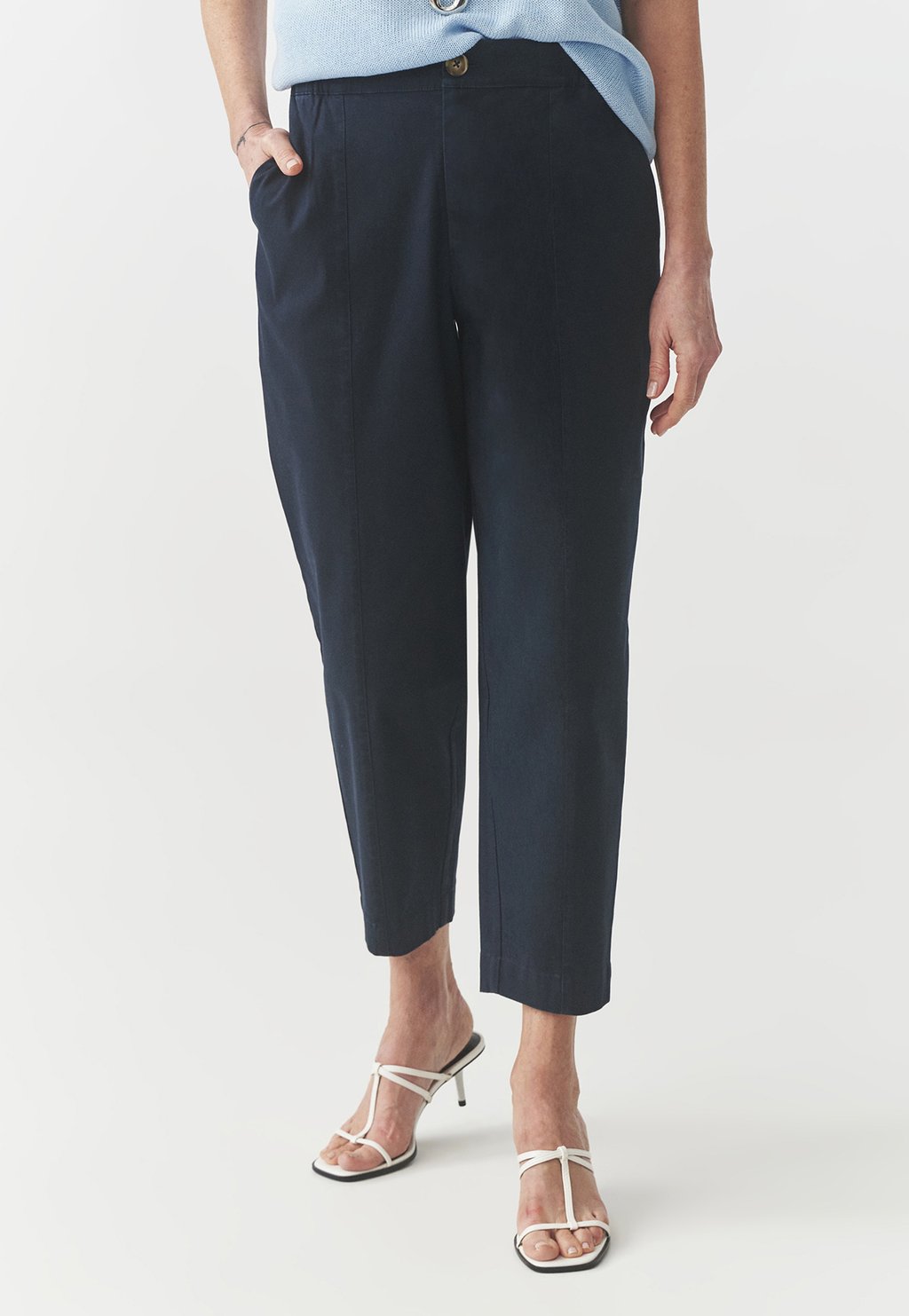 Брюки DARLI TATUUM, темно-синий
Брюки DARLI TATUUM, темно-синий