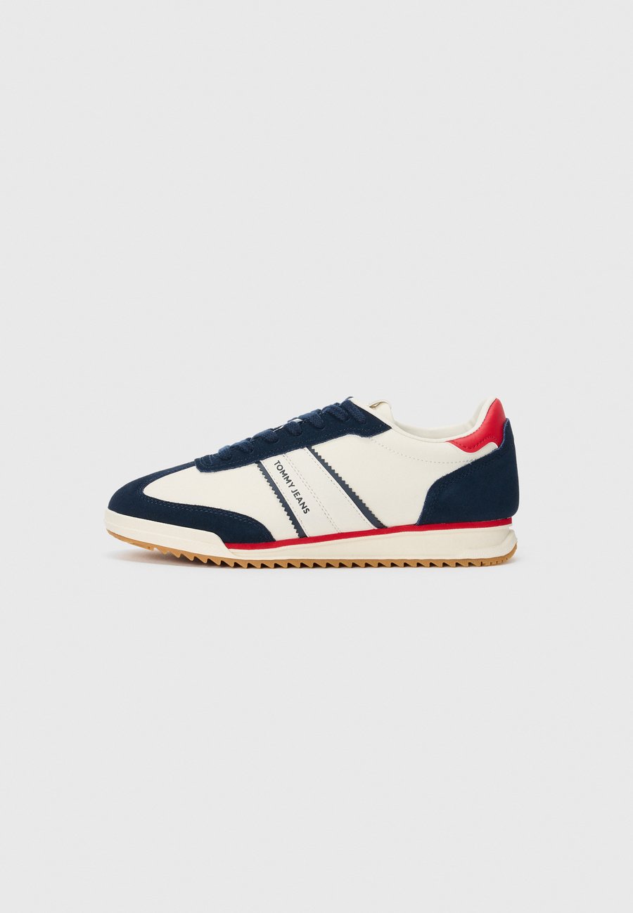 Кроссовки Tommy Jeans RETRO RUNNER, Red/White/Blue/Blue
Кроссовки Tommy Jeans RETRO RUNNER, Red/White/Blue/Blue