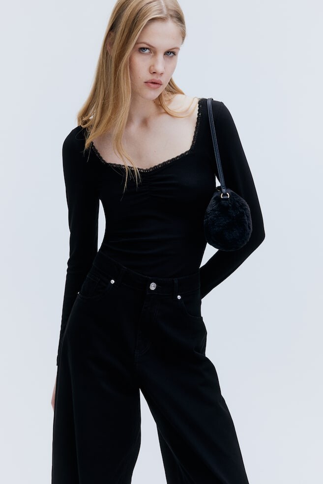 Рубашка в рубчик с кружевом H&M, черный 
Рубашка в рубчик с кружевом H&M, черный