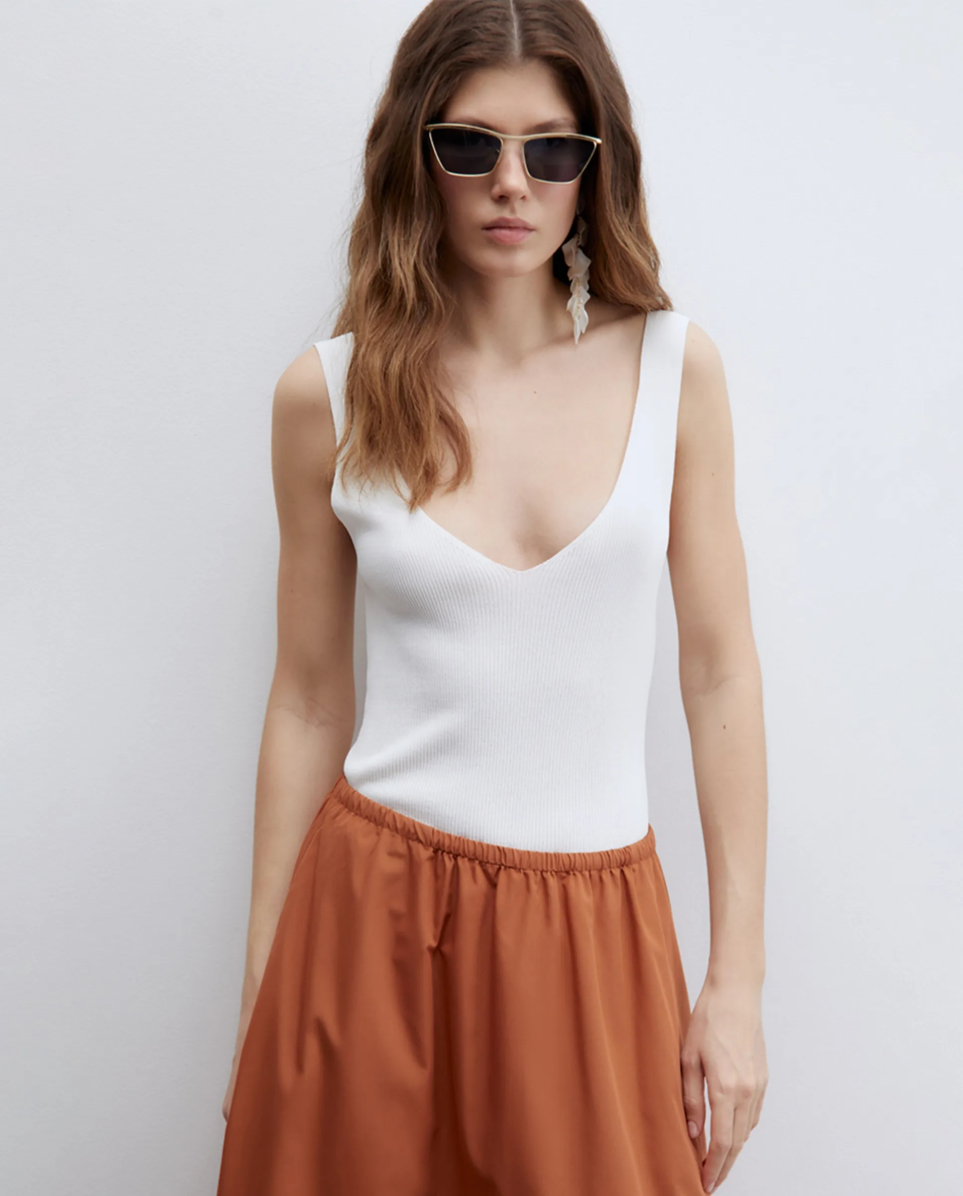 Топ с кружевными бретелями Sfera, белый
Топ с кружевными бретелями Sfera, белый