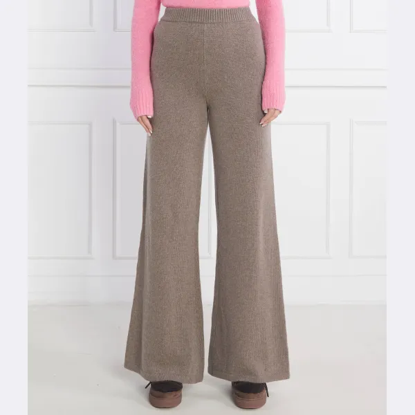 Трикотажные брюки расклешенного кроя с добавлением шерсти и кашемира Beatrice B, бежевый
Трикотажные брюки расклешенного кроя с добавлением шерсти и кашемира Beatrice B, бежевый