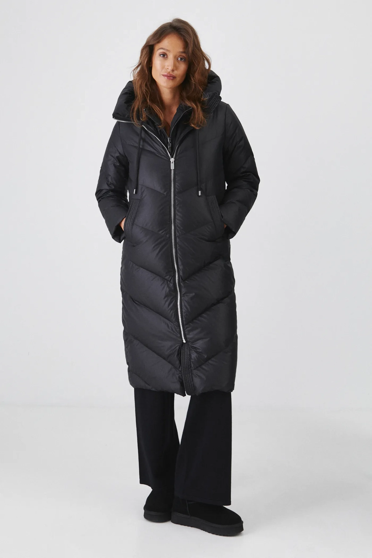 Пуховое плащ Medicine, черный
Пуховое плащ Medicine, черный