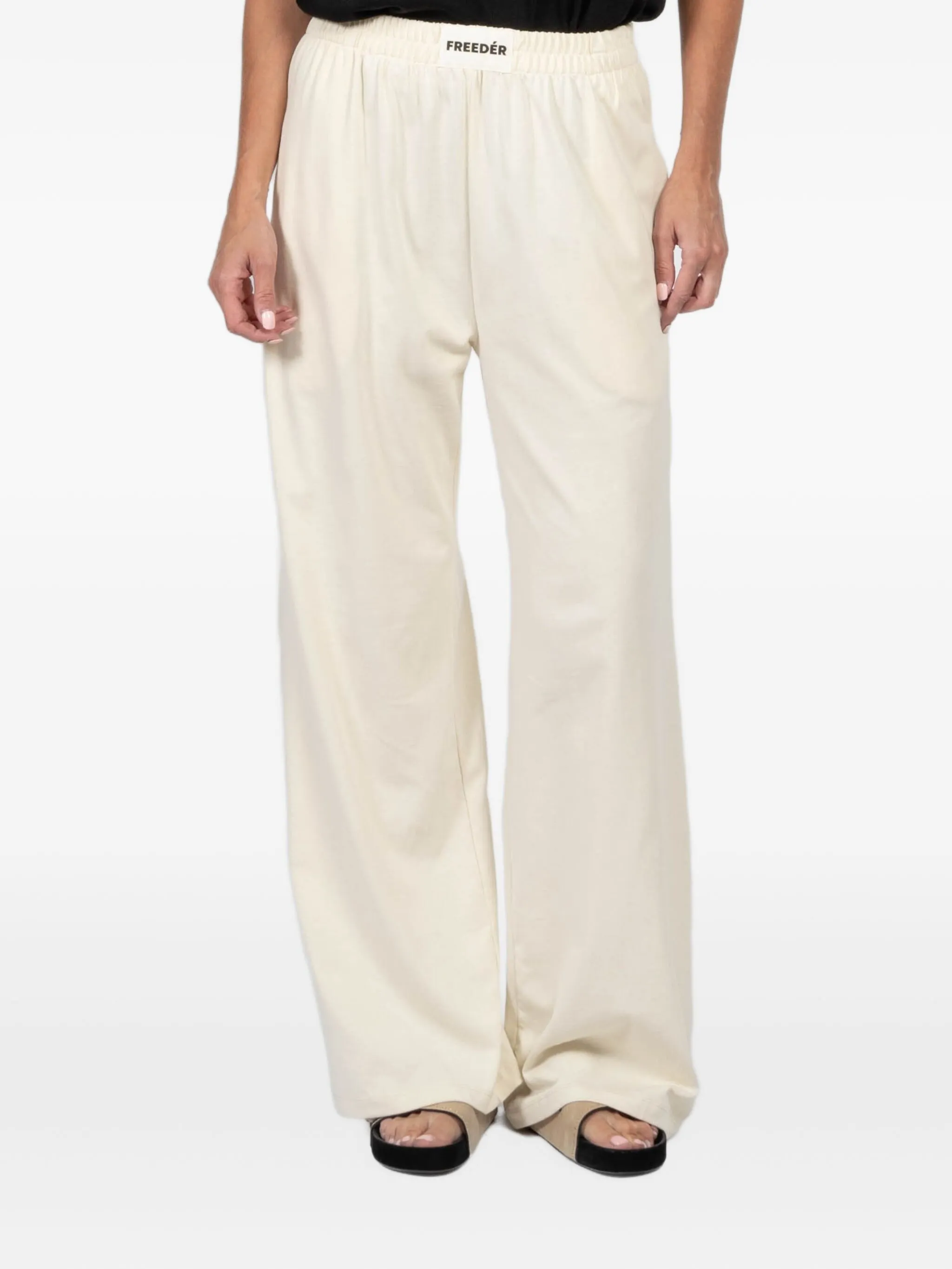 Спортивные брюки с эластичным поясом Freedér, белый
Спортивные брюки с эластичным поясом Freedér, белый