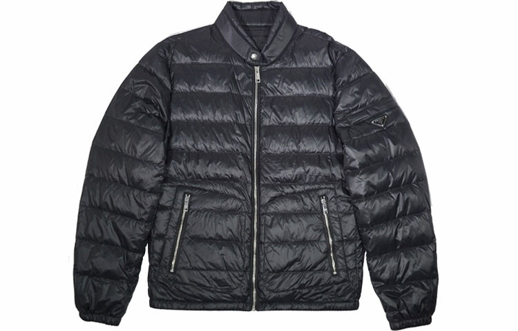 Пуховик мужской Prada с карманами на молнии, черный
Пуховик мужской Prada с карманами на молнии, черный