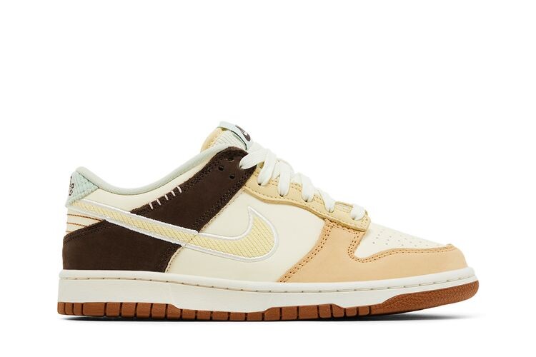 Кроссовки Nike Dunk Low GS Passing Notes Pack, кремовый
Кроссовки Nike Dunk Low GS Passing Notes Pack, кремовый