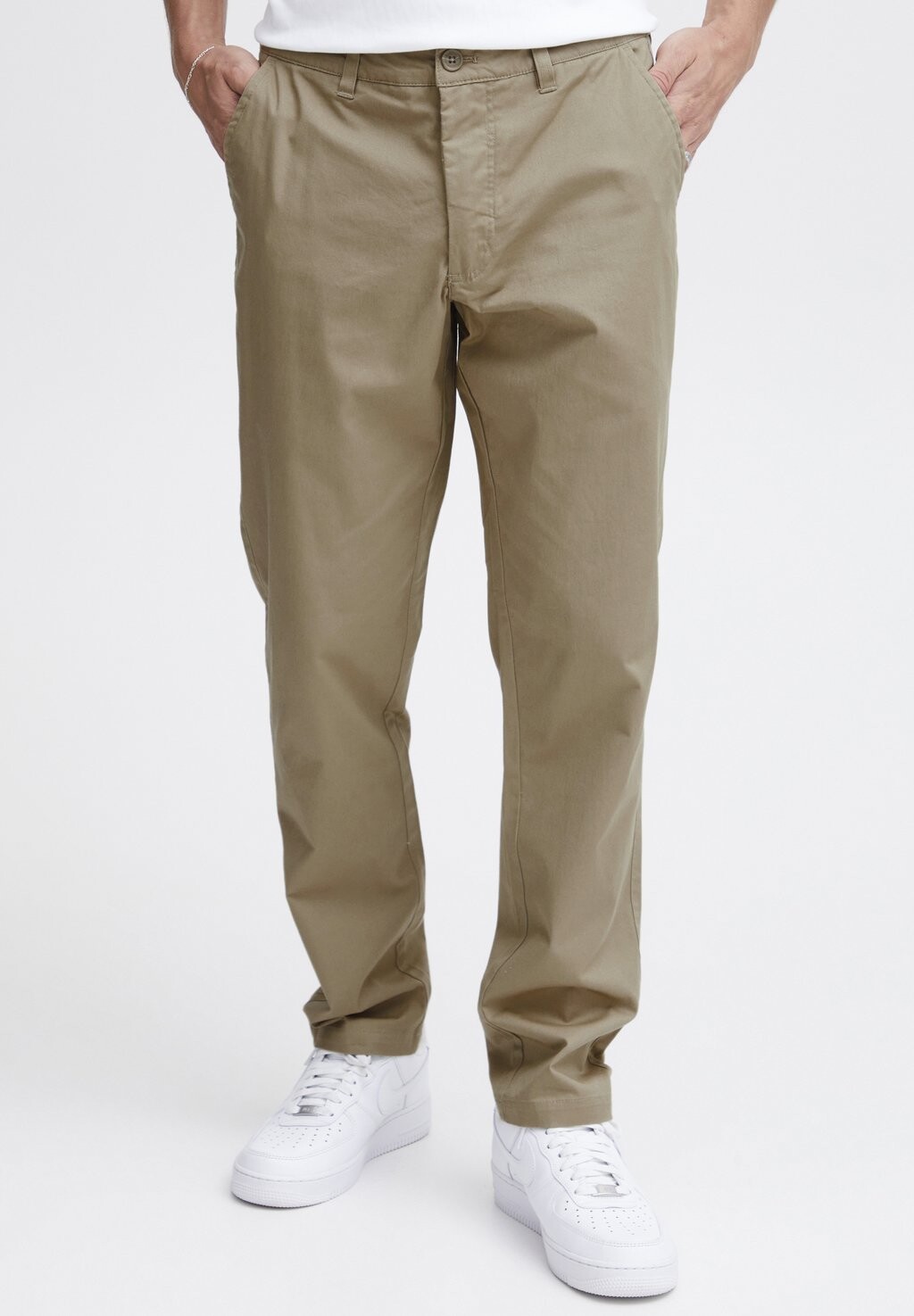 Чино Solid, цвет tree house
Чино Solid, цвет tree house