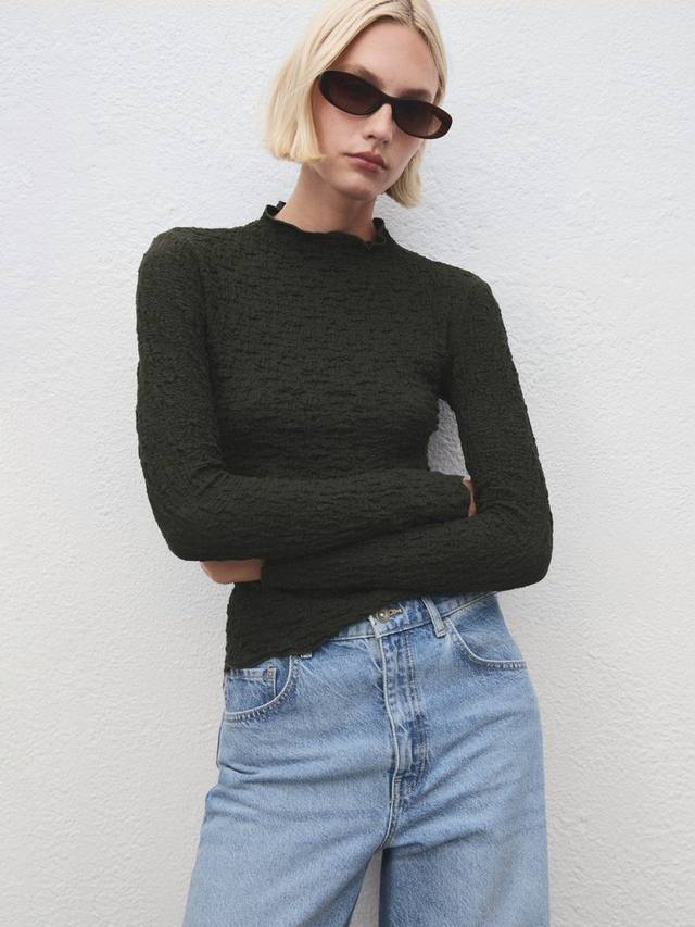 Топ Sonia из фактурного крепа Mango, Khaki
Топ Sonia из фактурного крепа Mango, Khaki