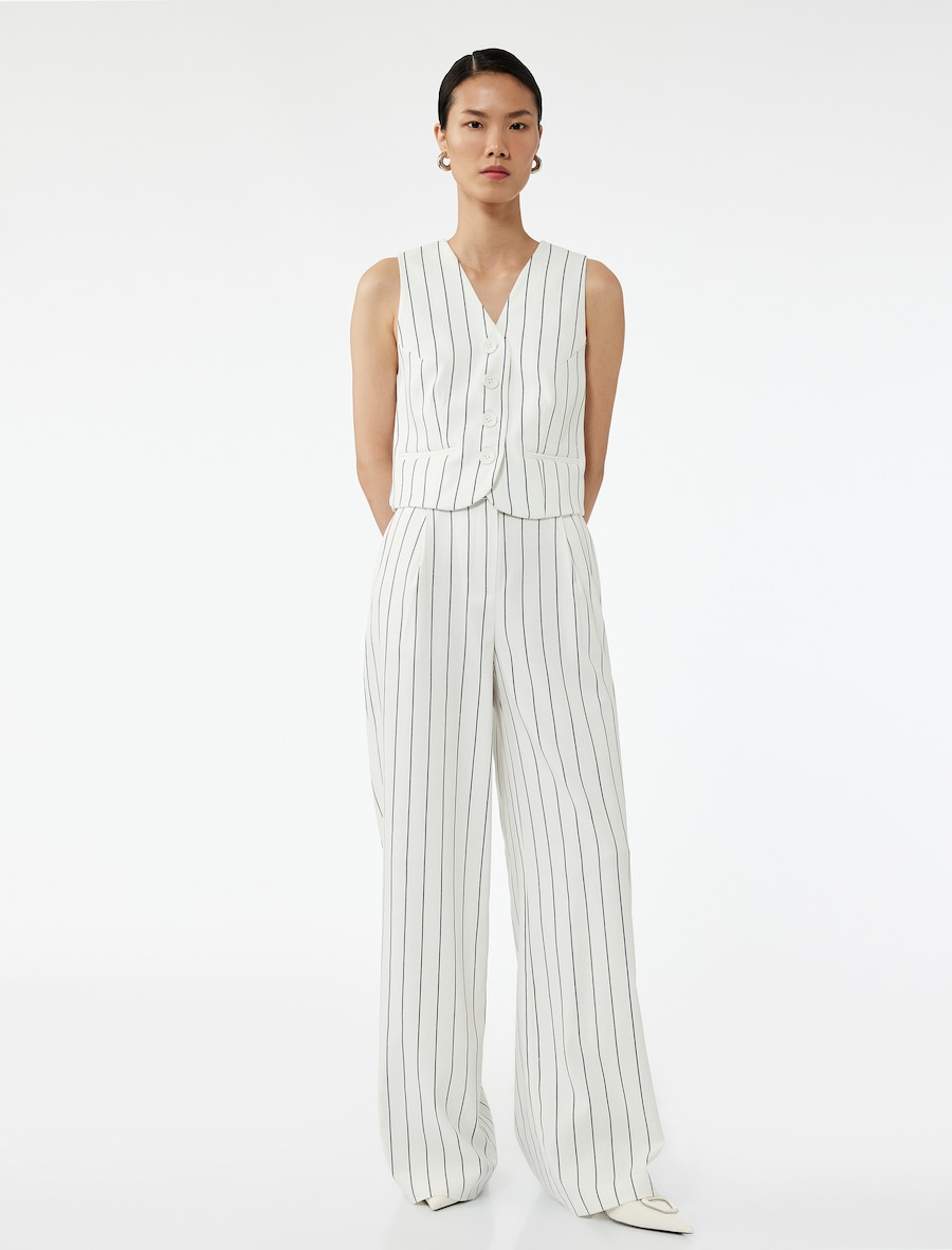 Широкие брюки со складками спереди Koton, белый
Широкие брюки со складками спереди Koton, белый