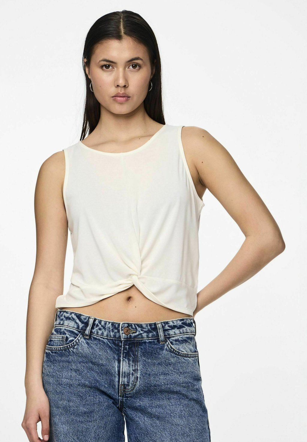 Топ PCANORA KNOT Pieces, кремовый
Топ PCANORA KNOT Pieces, кремовый