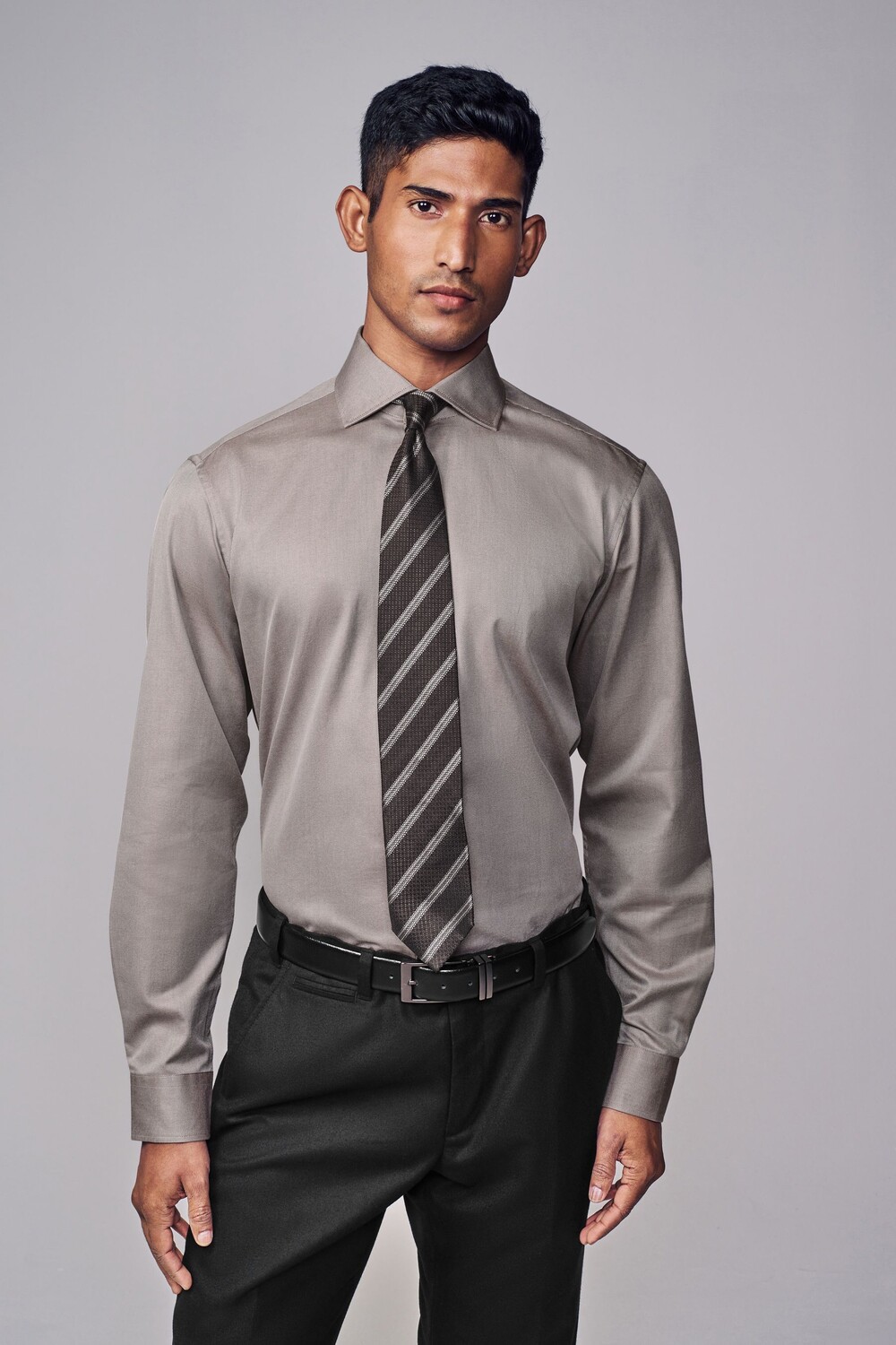 Рубашка из хлопка пима с фирменной текстурой, облегающего кроя, с одинарным манжетом и вырезным воротником Next, коричневый
Рубашка из хлопка пима с фирменной текстурой, облегающего кроя, с одинарным манжетом и вырезным воротником Next, коричневый