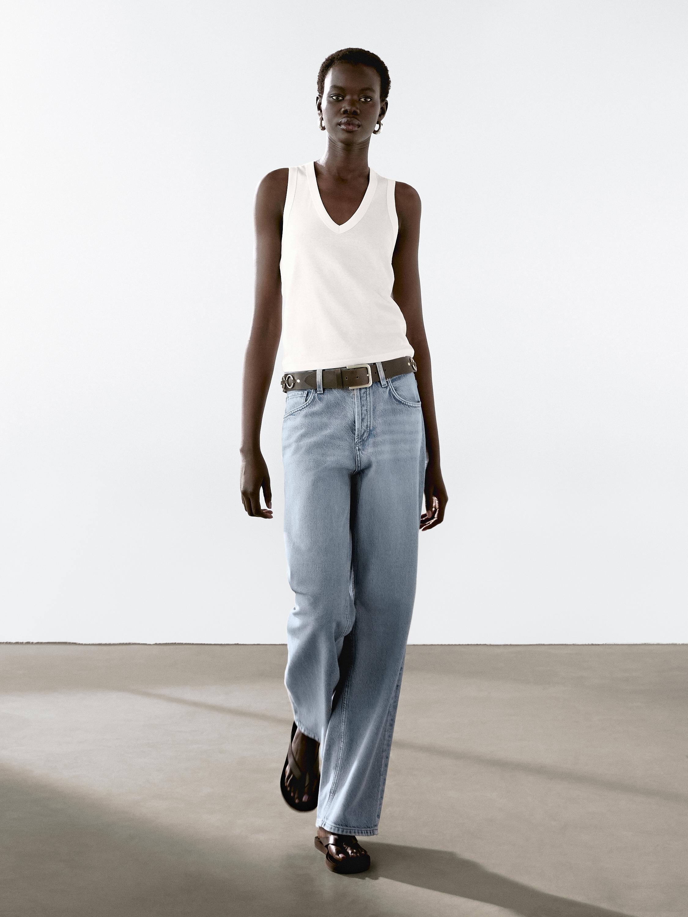 Футболка из мерсеризованного хлопка с V-образным вырезом Massimo Dutti, кремовый
Футболка из мерсеризованного хлопка с V-образным вырезом Massimo Dutti, кремовый