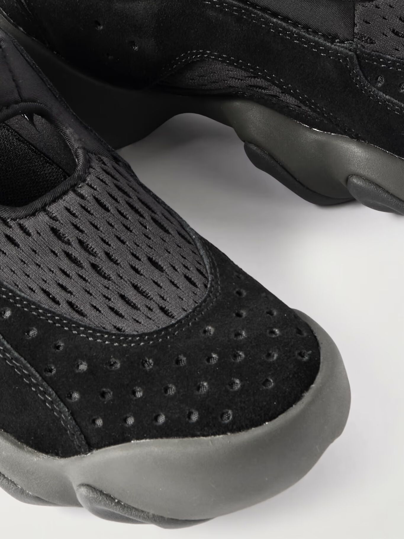 Кроссовки-слайсеры из жаккардовой вязки, замши и сетки телесного цвета OAKLEY FACTORY, черный
Кроссовки-слайсеры из жаккардовой вязки, замши и сетки телесного цвета OAKLEY FACTORY, черный