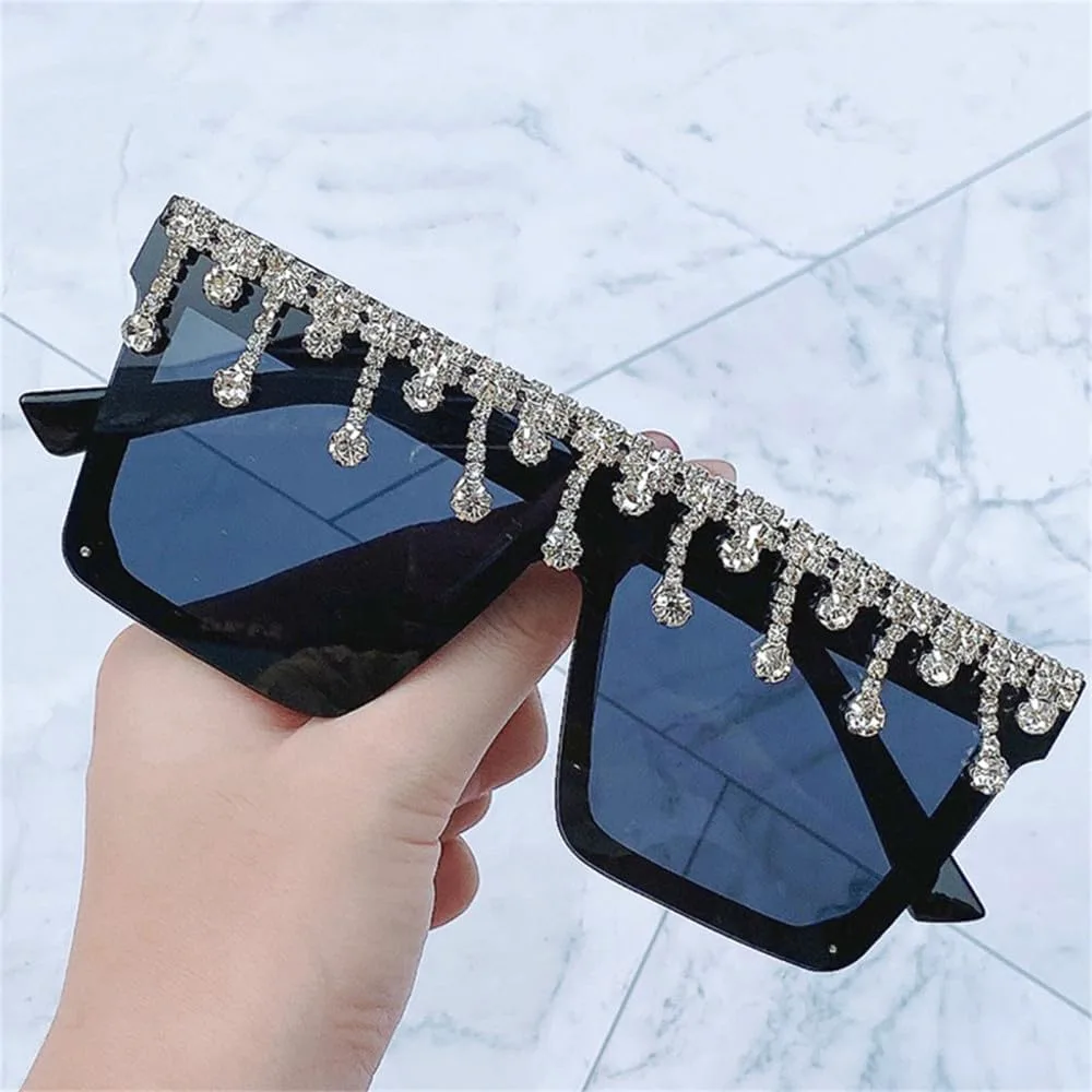 Ретро-солнцезащитные очки с бриллиантами 2027 года для женщин и мужчин, в стиле стимпанк, с большой оправой, защита от ультрафиолета UV400 MTZJH, Black Gray
Ретро-солнцезащитные очки с бриллиантами 2027 года для женщин и мужчин, в стиле стимпанк, с большой оправой, защита от ультрафиолета UV400 MTZJH, Black Gray