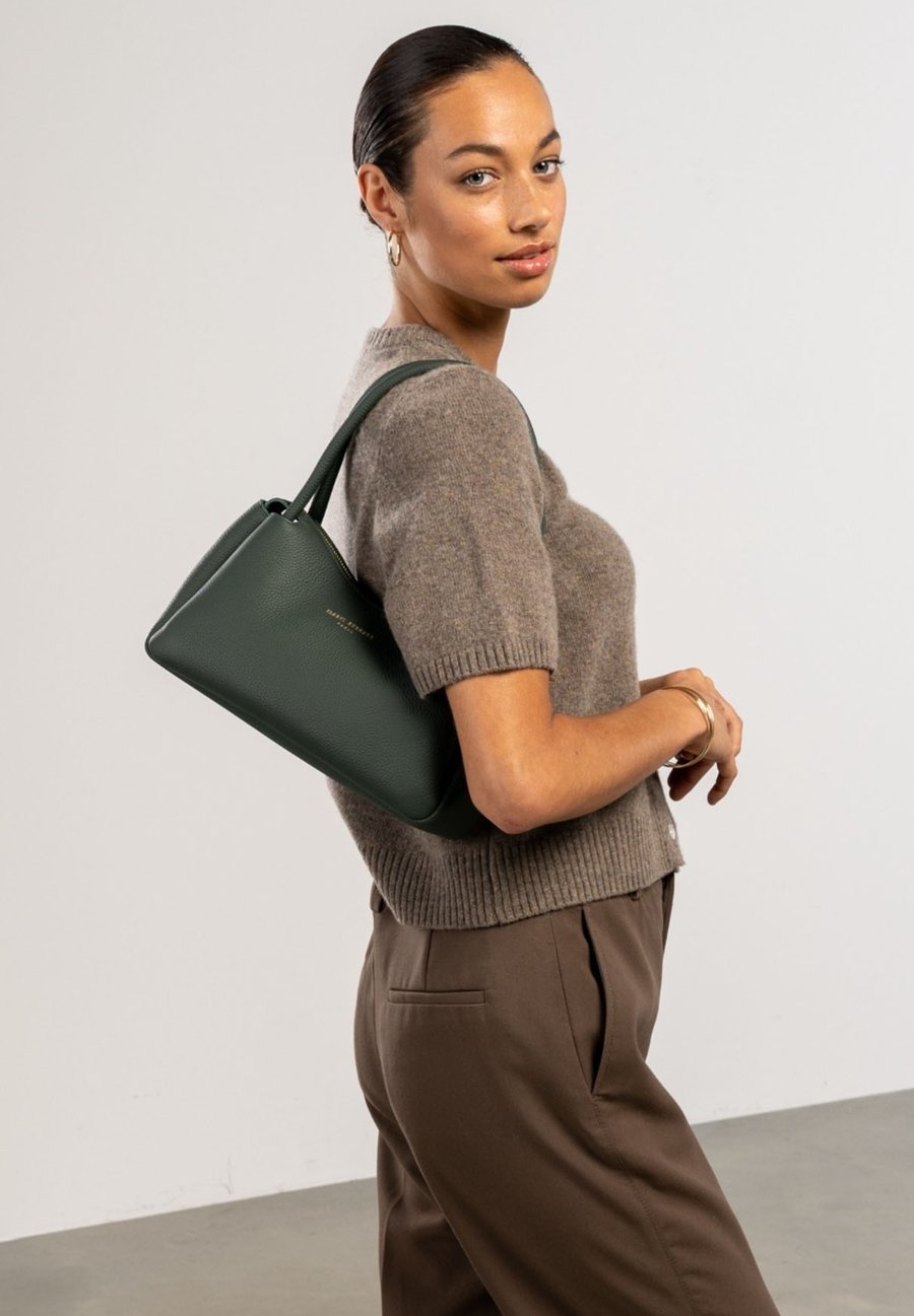 Сумка Isabel Bernard Handbag, Grün/Green
Сумка Isabel Bernard Handbag, Grün/Green