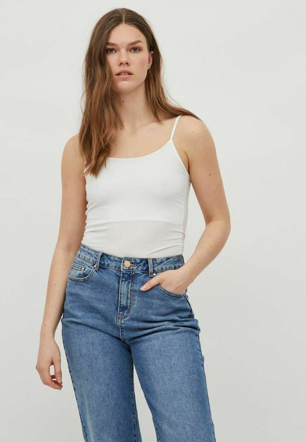 Топ VISURFACE STRAP NEW 2 PACK NOOS VILA, белый деним
Топ VISURFACE STRAP NEW 2 PACK NOOS VILA, белый деним