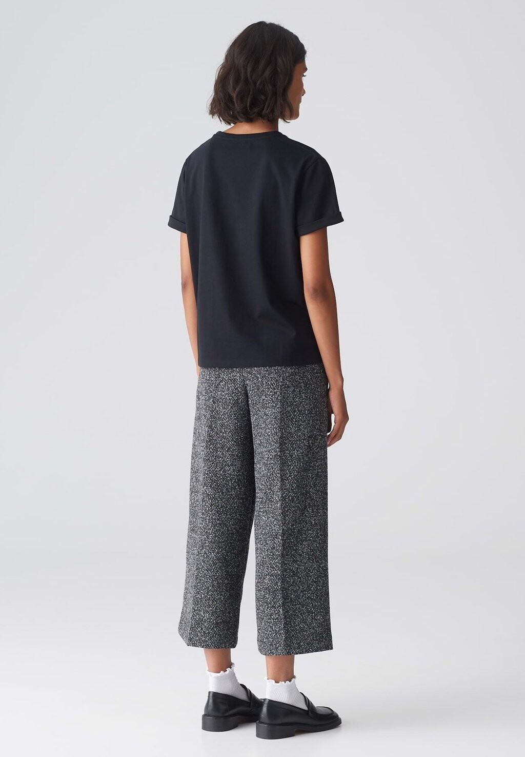 Базовая футболка KURZARM SONZI Opus, черный
Базовая футболка KURZARM SONZI Opus, черный