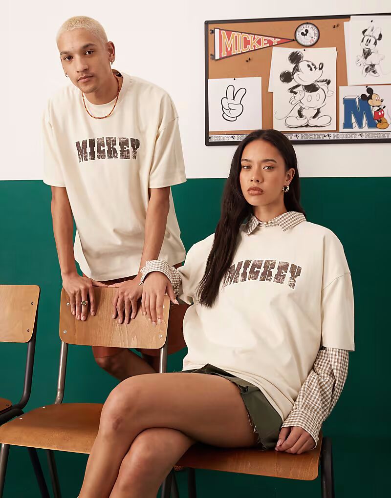 Футболка унисекс оверсайз ASOS DESIGN Disney с принтом Микки Мауса бежевого цвета
Футболка унисекс оверсайз ASOS DESIGN Disney с принтом Микки Мауса бежевого цвета