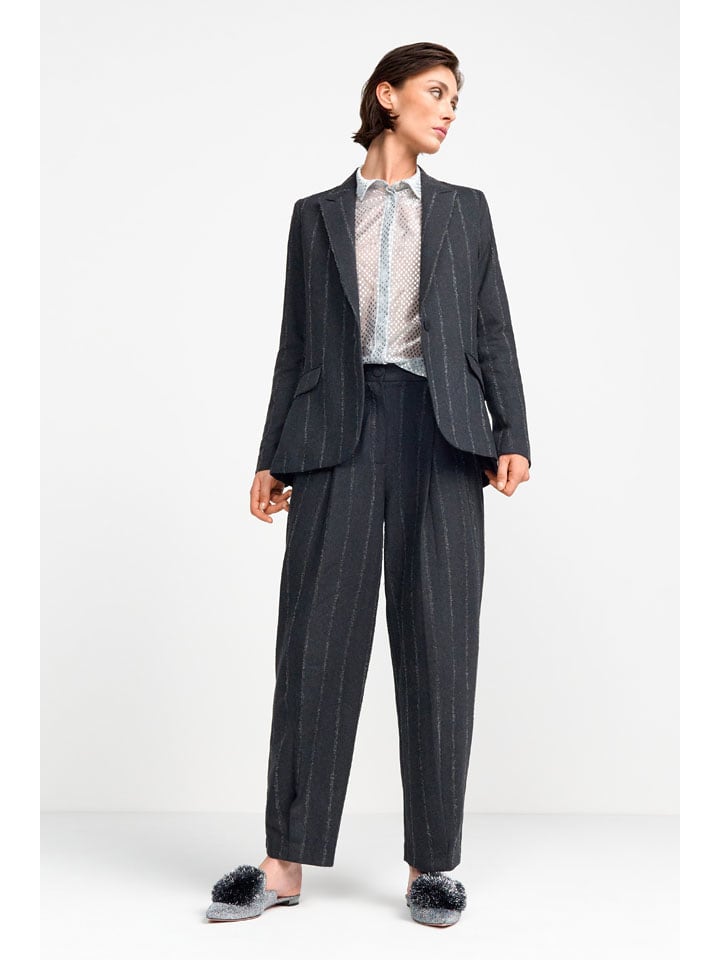 Rich & Royal Брюки антрацитового цвета
Rich & Royal Брюки антрацитового цвета