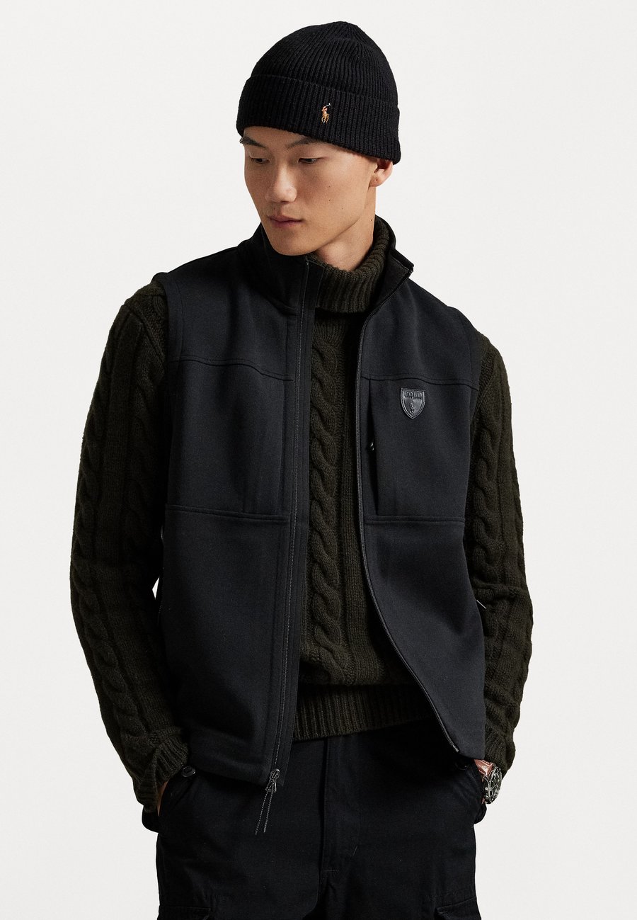 Куртка Polo Ralph Lauren MOCKNECK VEST, Black/Dark Blue
Куртка Polo Ralph Lauren MOCKNECK VEST, Black/Dark Blue