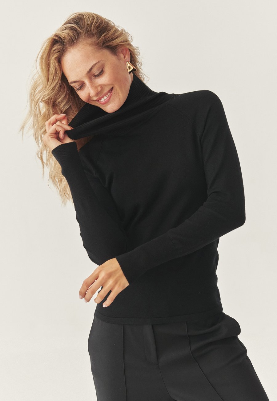 Джемпер TATUUM Jumper, Black
Джемпер TATUUM Jumper, Black