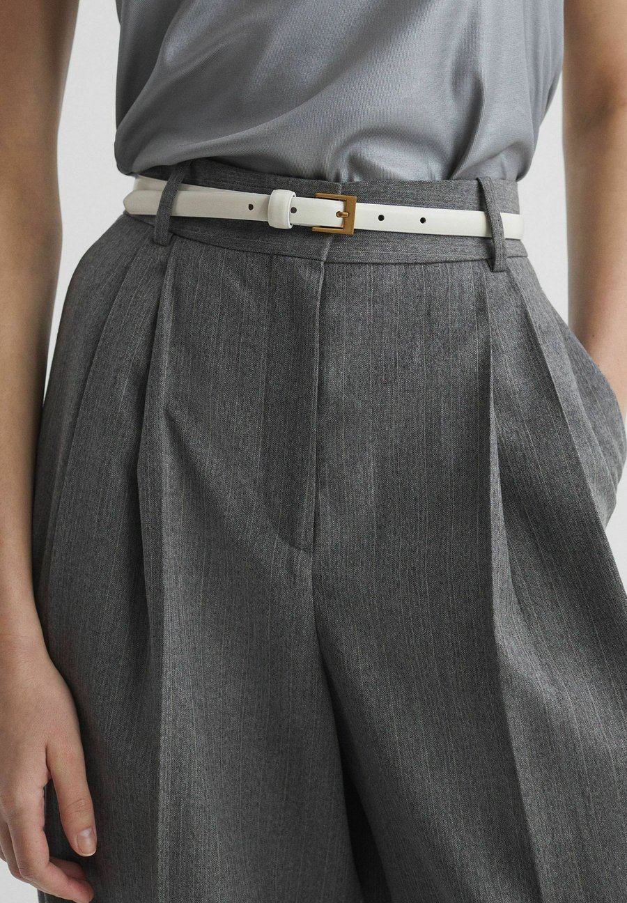 Ремень Reiss HOLLY THIN, Off White/White
Ремень Reiss HOLLY THIN, Off White/White