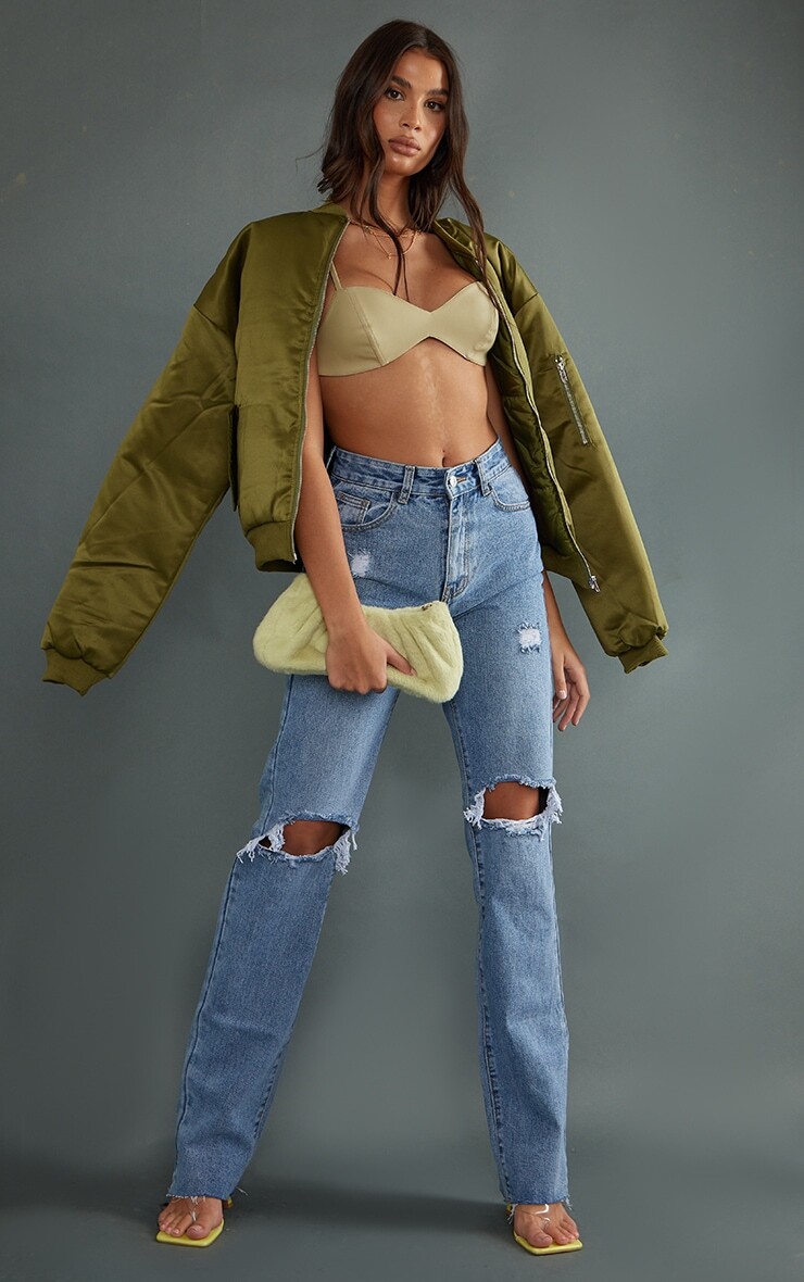 PrettyLittleThing Высокие средние синие прямые джинсы с рваными штанинами
PrettyLittleThing Высокие средние синие прямые джинсы с рваными штанинами