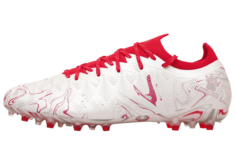 Футбольные бутсы мужские низкие белые Kelme
Футбольные бутсы мужские низкие белые Kelme