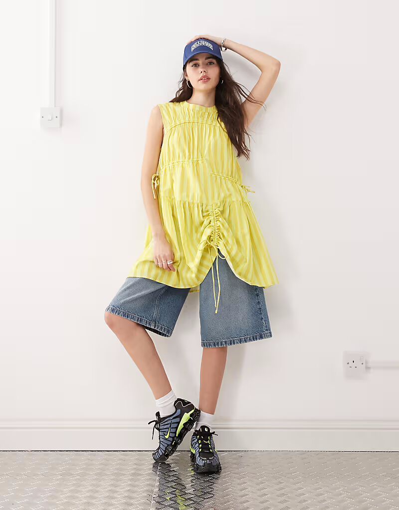 COLLUSION многоканальное мини-платье в желтую полоску
COLLUSION многоканальное мини-платье в желтую полоску