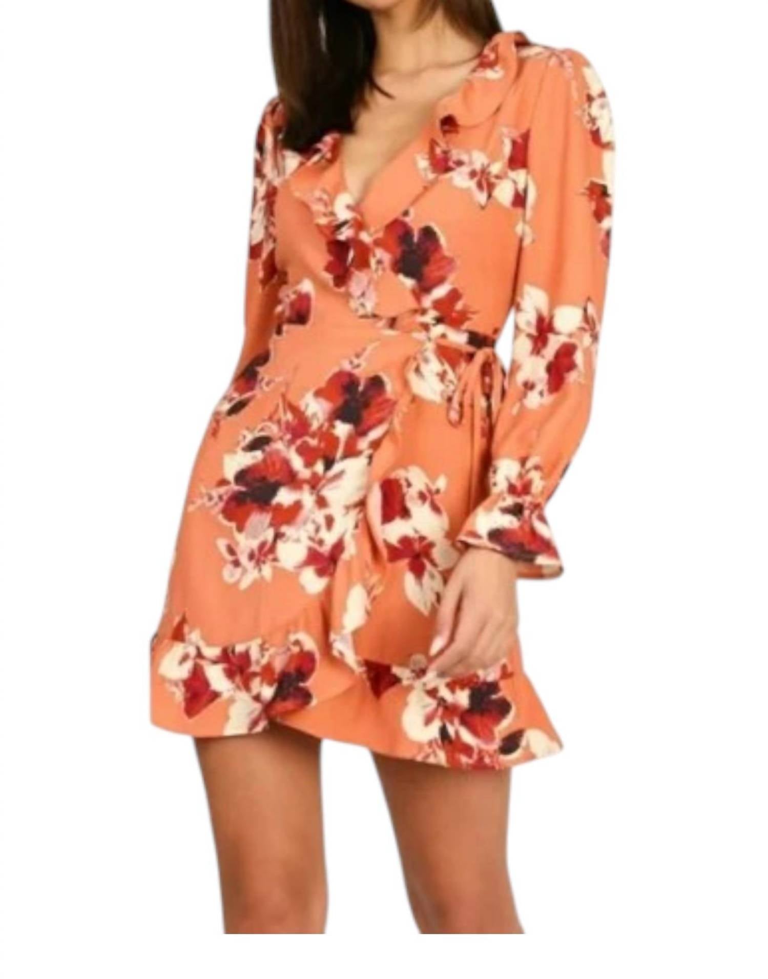 Цветастое платье с рюшами и запахом в оранжевом цвете Honey Punch
Цветастое платье с рюшами и запахом в оранжевом цвете Honey Punch